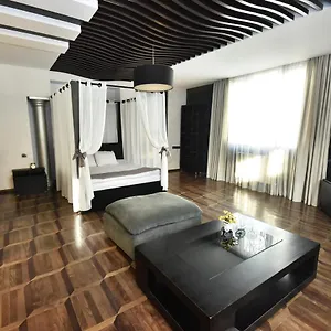 דירה Boutique Hotel Medusa, באטומי